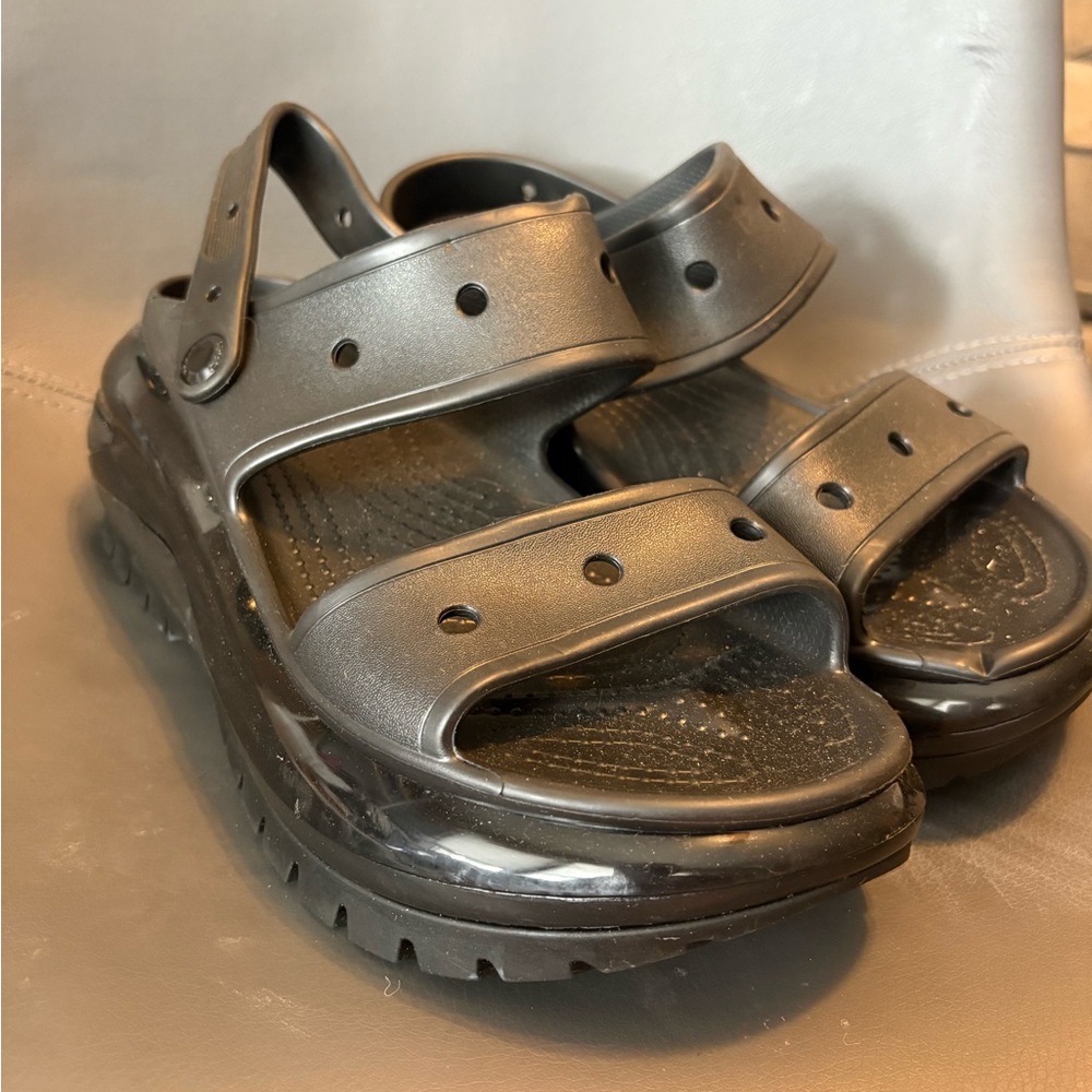 Crocs Mega Crush Black platform Sandals men’s 11/women’s 13